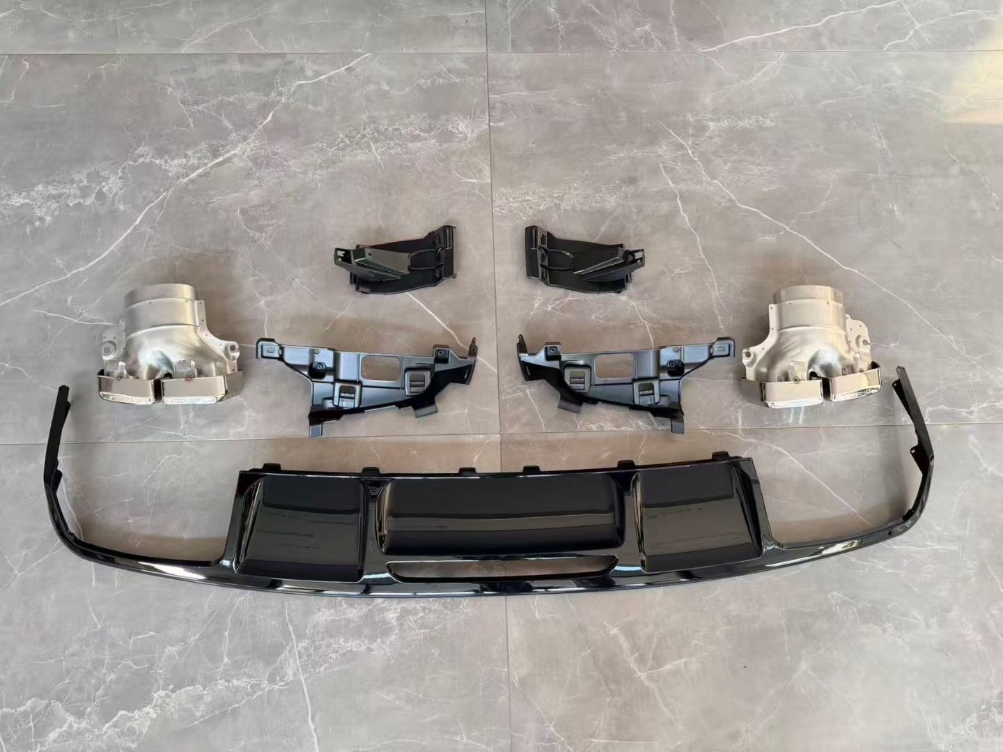CLS63 AMG Black Rear Bumper Diffuser For 2011+ W218 CLS63 CLS550 CLS500