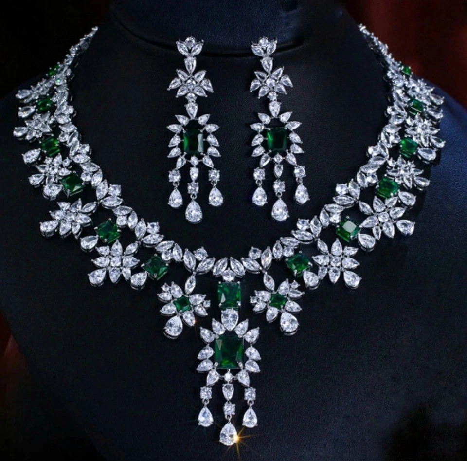 Conjunto de joyas nupciales de encaje esmeralda encantado de oro blanco de 18k Swarovski creado en laboratorio Foto 2 de 4