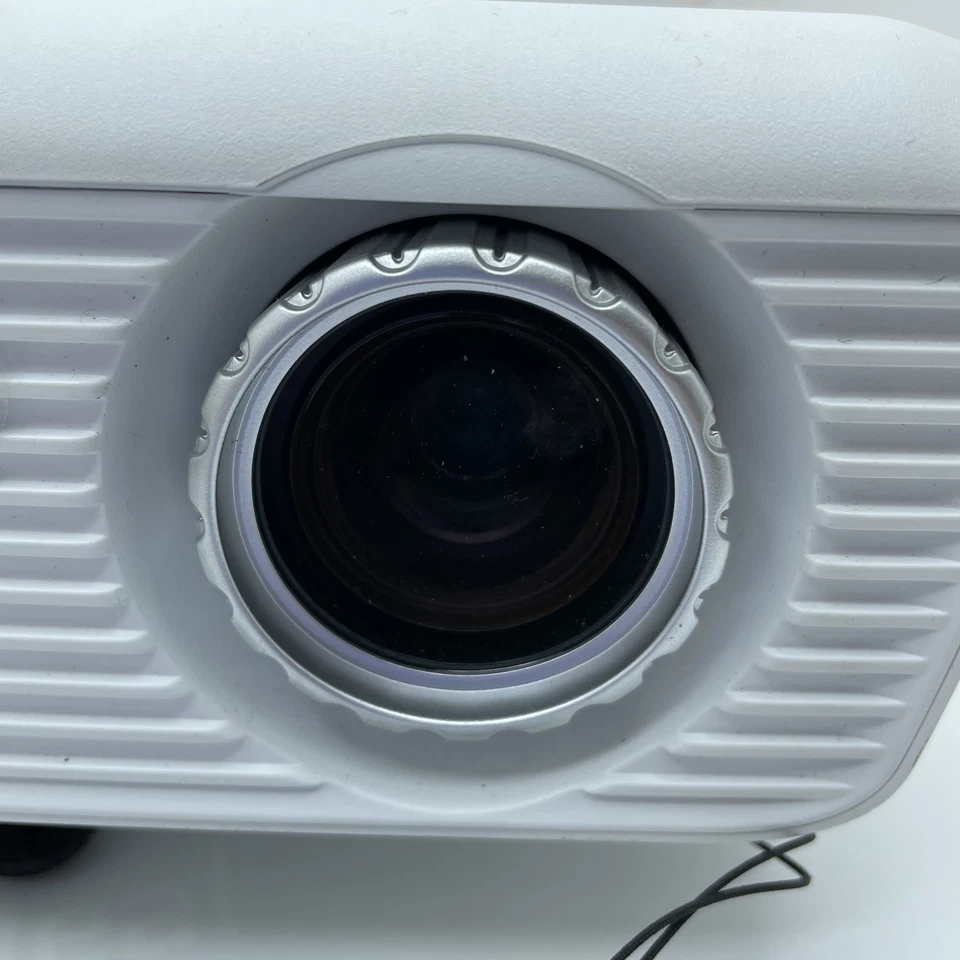 Optoma MT300 MovieTime DLP Projector 2400 Lumens 720p HDMI Remote Cables White - Image 3 of 4