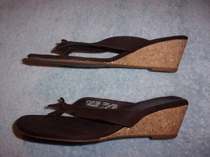 thom mcan flip flops