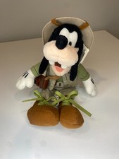 Disney Animal Kingdom SAFARI GOOFY 11  Plush w/ Camera W/tag Walt Disney World