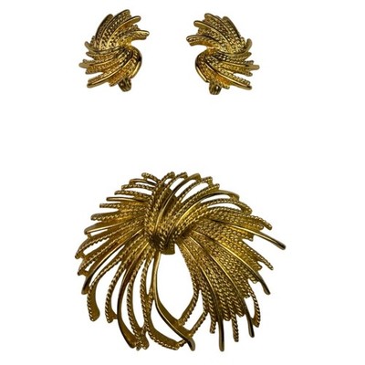 Monet Womens Gold Tone Metal Brooch & Clip-On Earrings Set Ornate Pattern