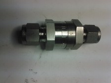 SWAGELOK/NUPRO SS-6C-5 SS POPPET CHECK VALVE 5 PSIG 3/8" OD TUBE NNB 