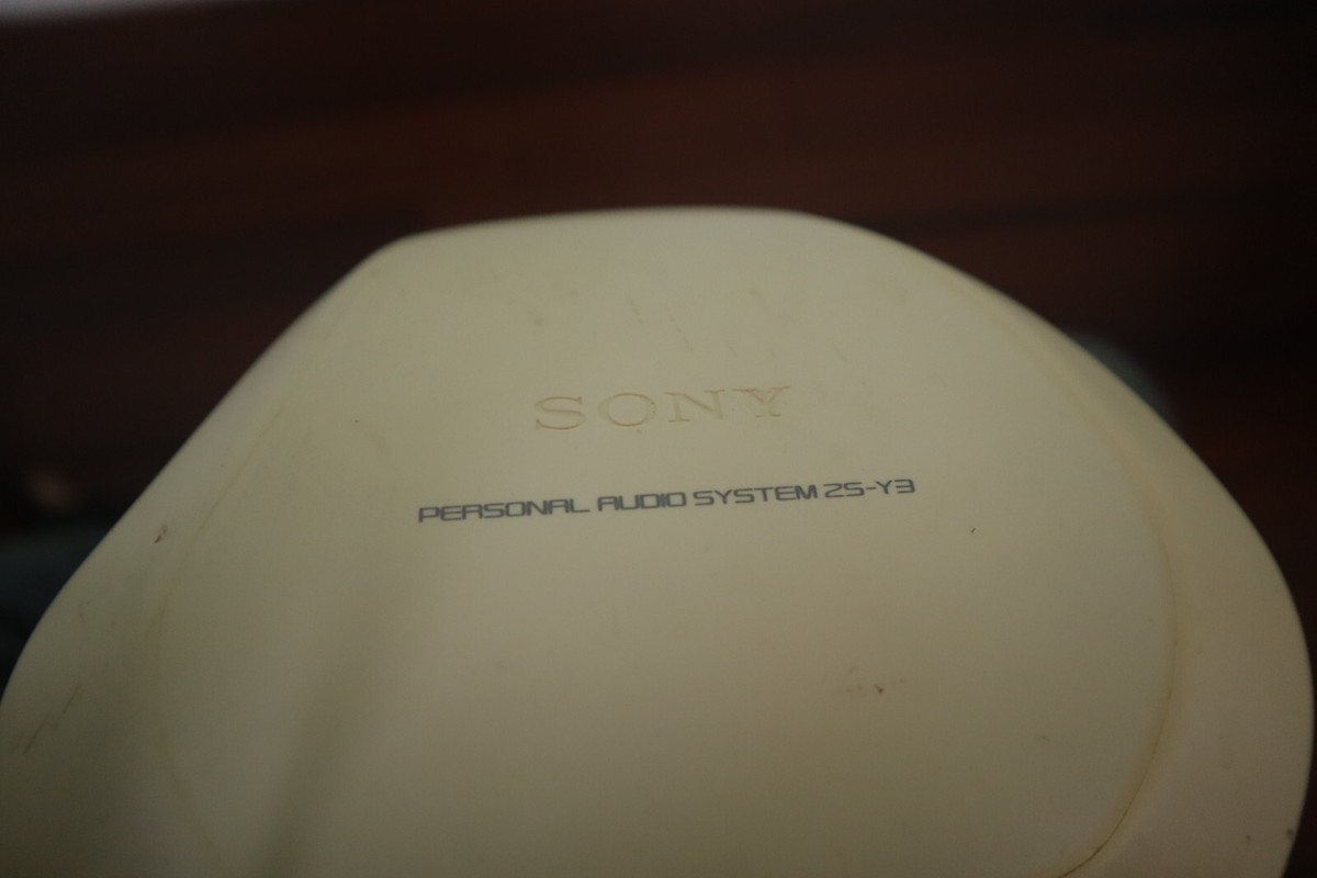 Sony Personal Audio System ZS-Y3 White Portable AM/FM Radio