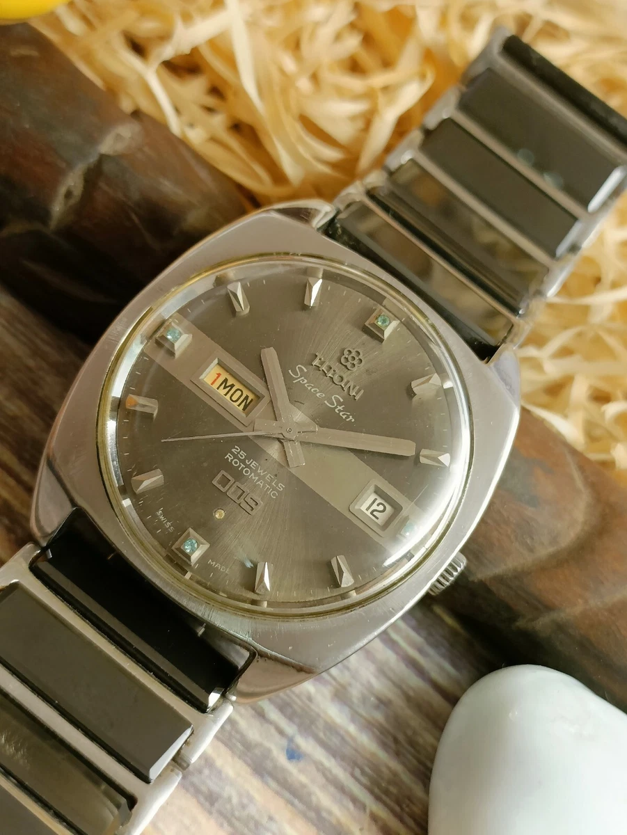 AUTHENTIC TITONI SPACE STAR 009 AUTOMATIC 25 JEWELS GRAY DIAL OPPOSITE DAY DATE