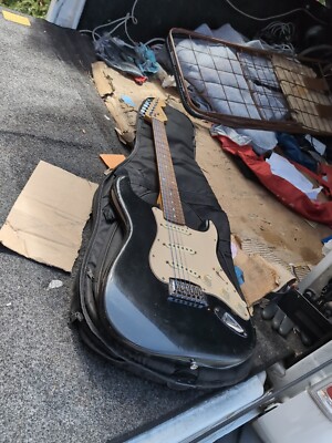 fender squier stratocaster