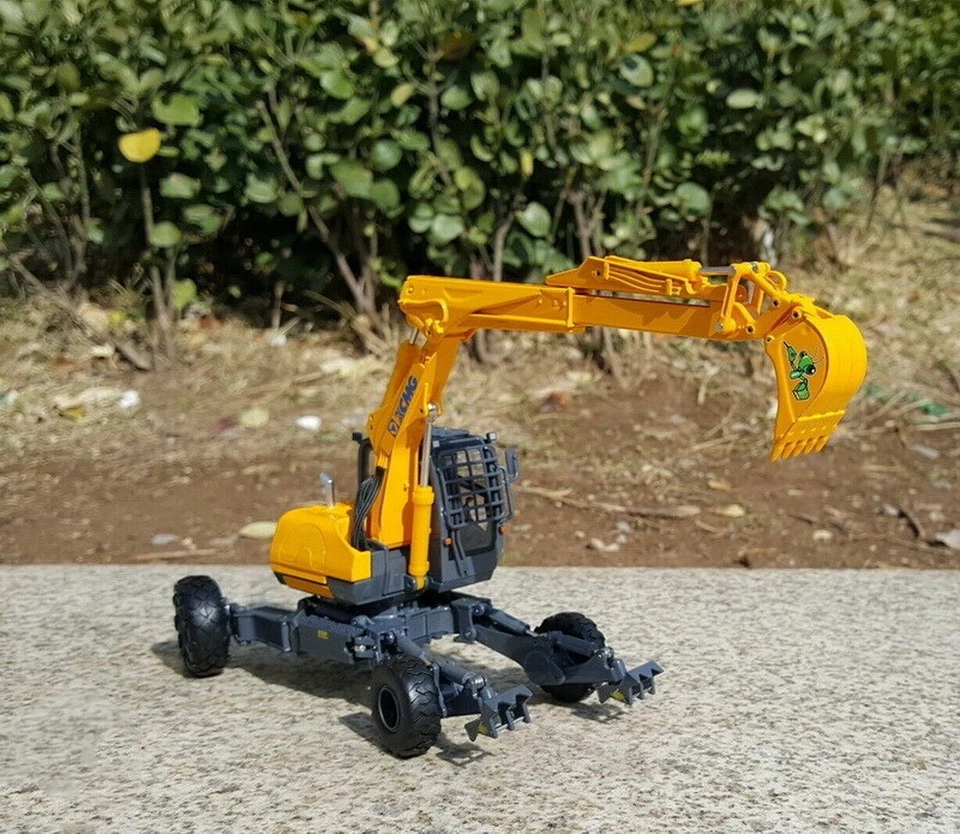 1/35 Scale XCMG Mobile Walking Excavator ET112 Diecast model Collection Toy - Image 2 of 4