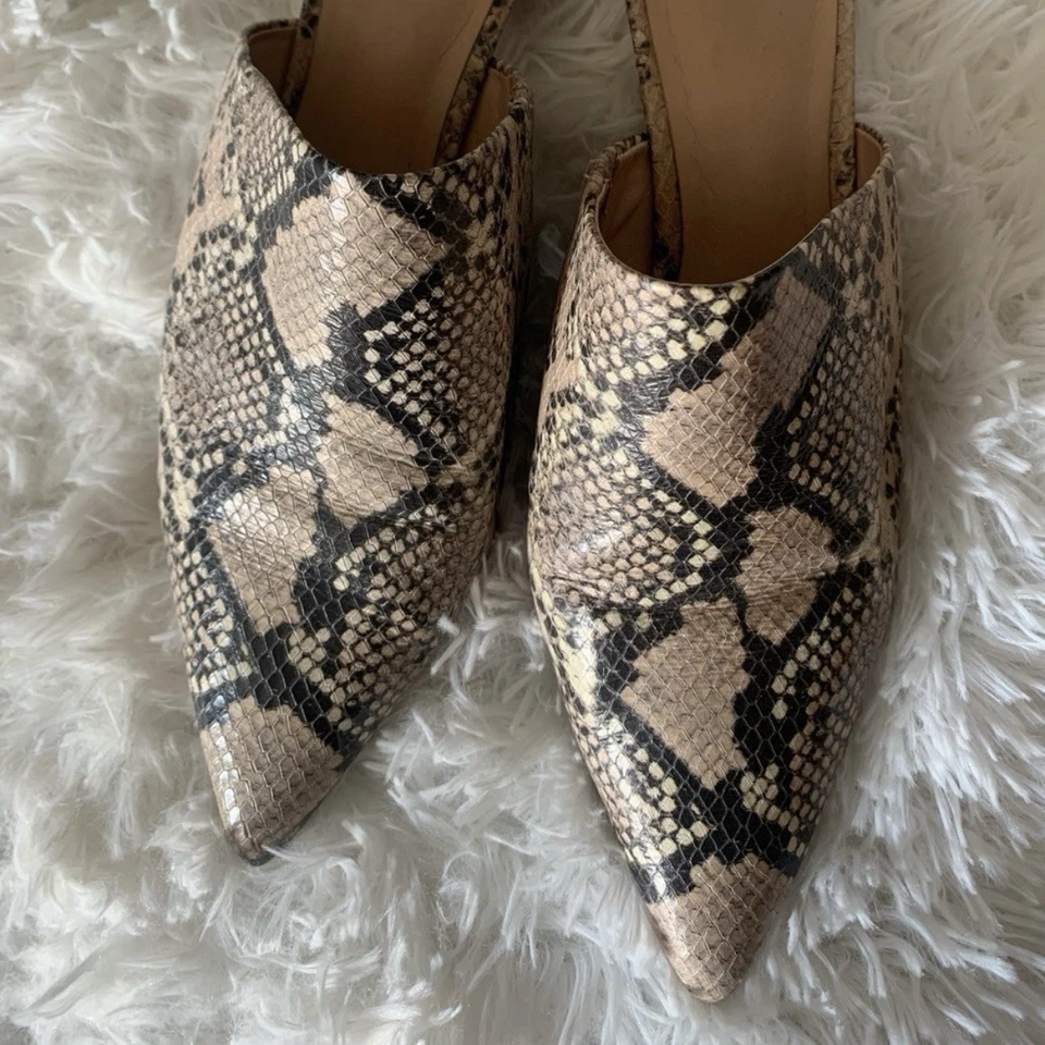 Mules de cuero con estampado de serpiente Kate Spade 9,5 M tacón bajo de moda Foto 3 de 4