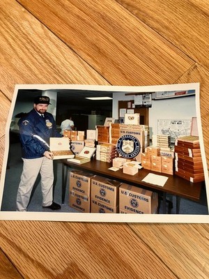 Photo US Customs Cigar Confiscation 5 x 7