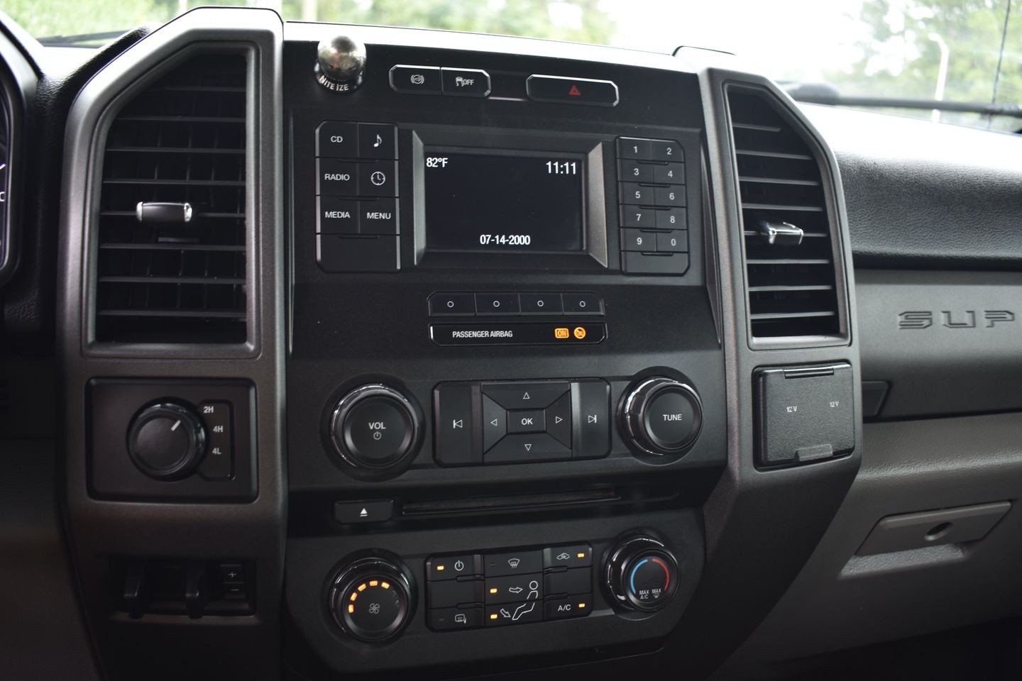 2017 Ford F-350 Super Duty XL thumbnail 19