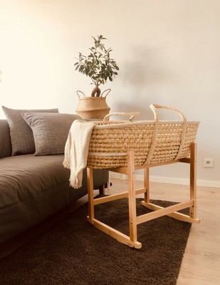 basket bassinet with stand