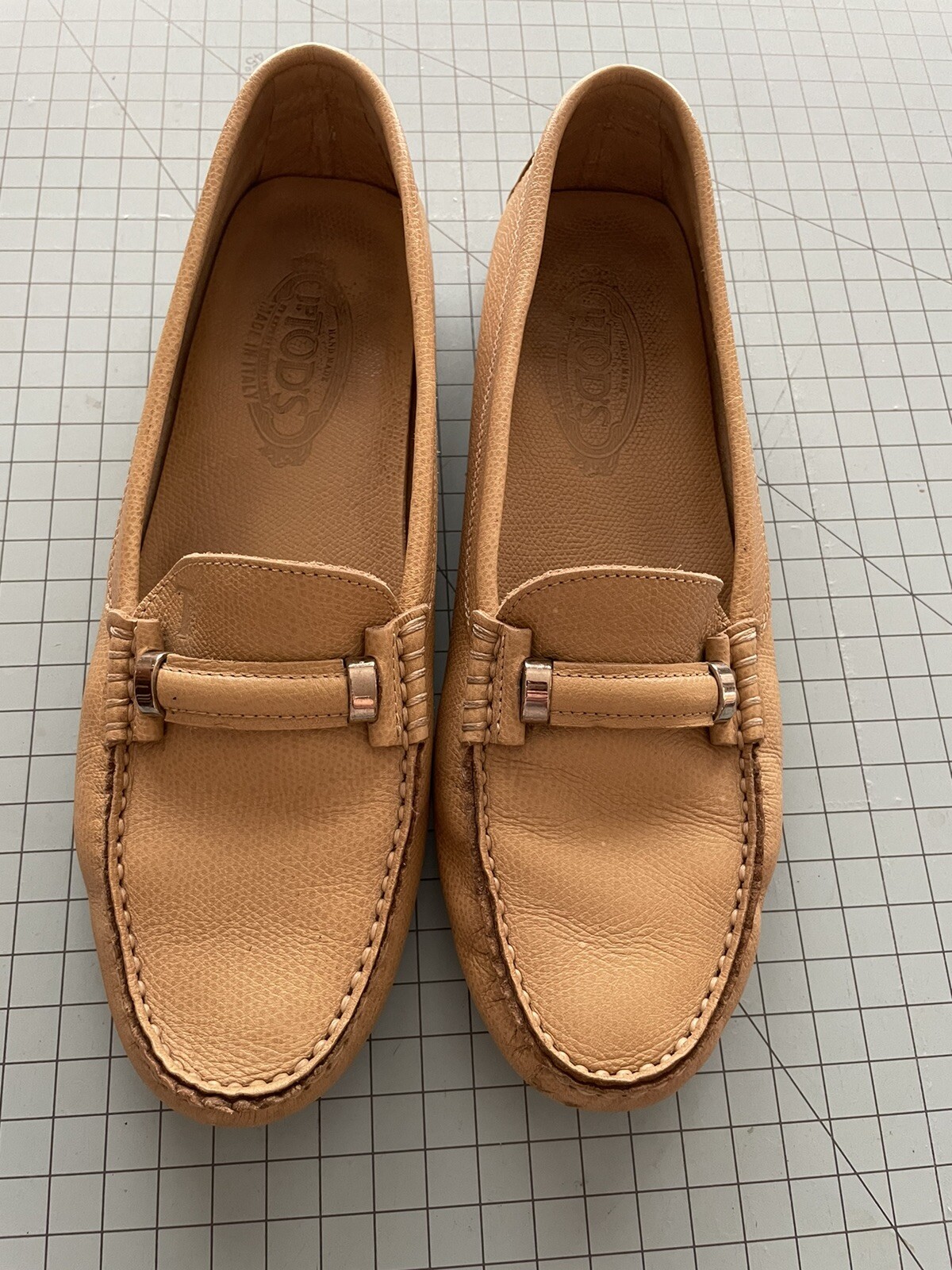 Cream Pebbled Leather Ladies Loafers-sz 