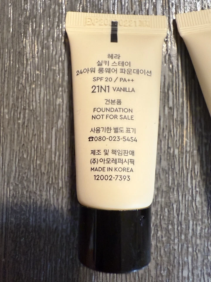 FUNDACIÓN DE LARGA DURACIÓN HERA SILKY STAY 24H [21N1 VAINILLA] 8g x 5 piezas Foto 3 de 4