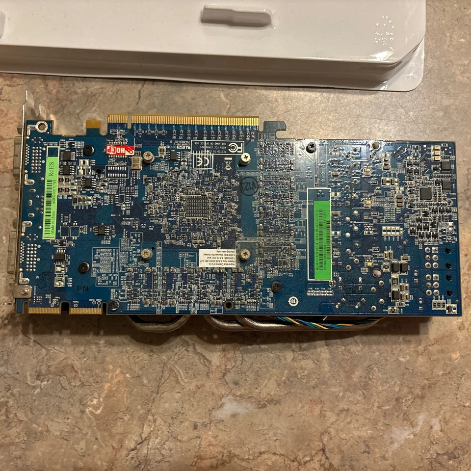 ATI RADEON Sapphire Graphics Card HD 4870 - Image 3 of 3