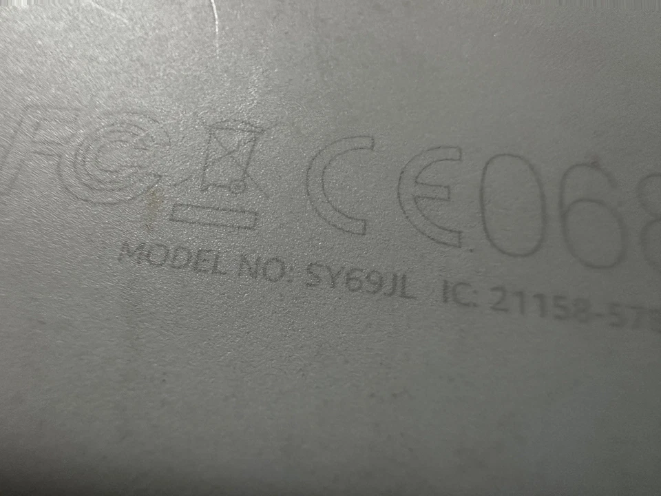 Amazon Kindle 8th Generation 4GB Touchscreen Model SY69JL in White - Image 2 of 4