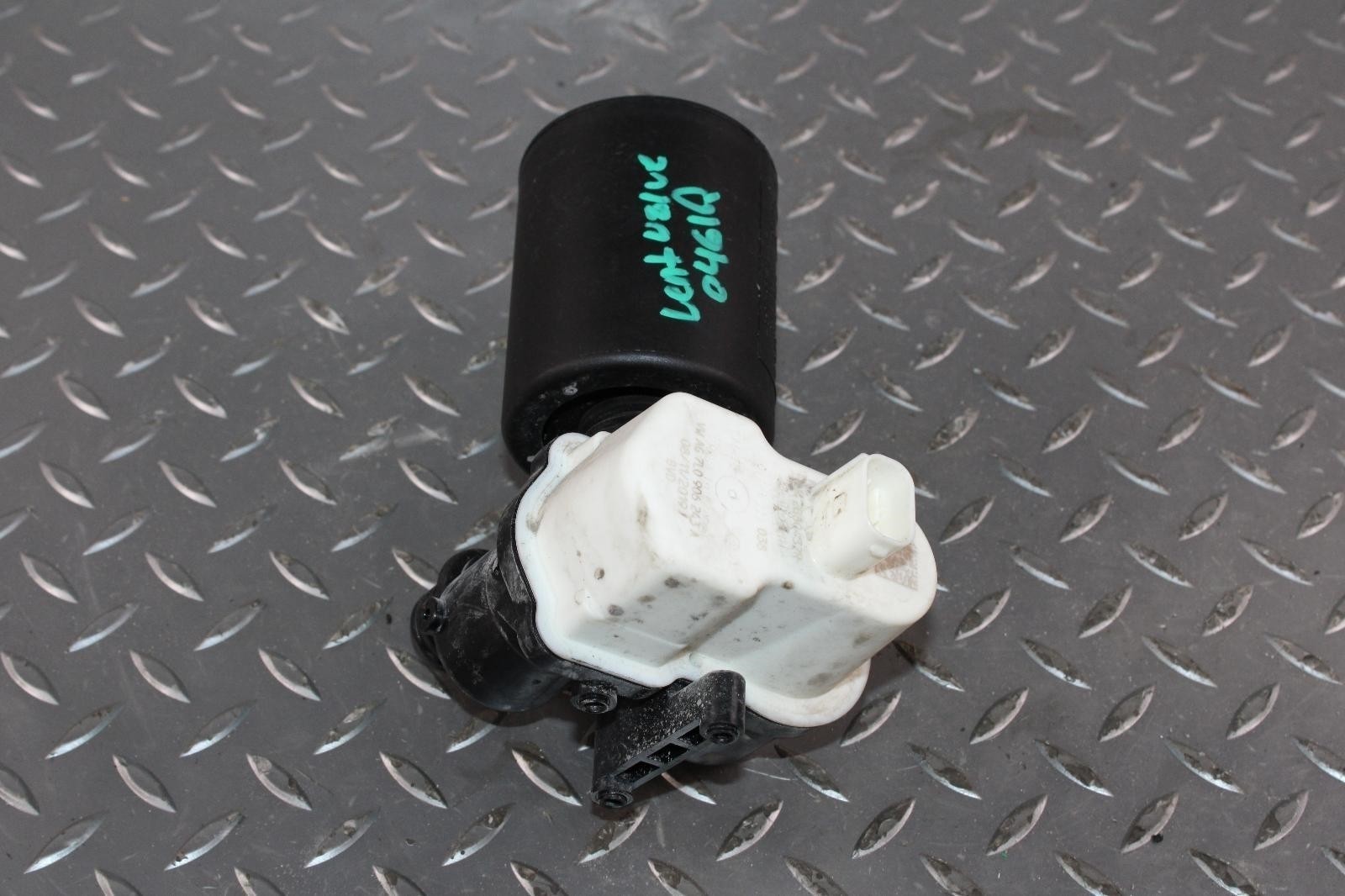 19-24 CONTINENTAL GT GTC OEM Evaporative Charcoal Canister Vent Valve Actuator