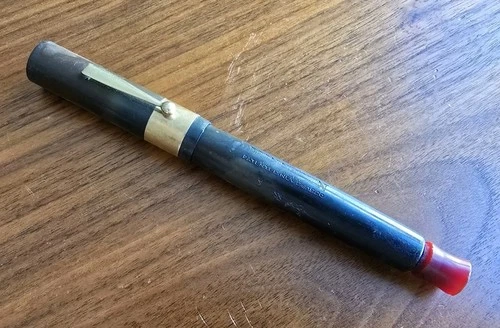 Vintage Dunn Pen Camel Oversize Fountain Pen, Unrestored, 14k Dunn Nib - product listing photo