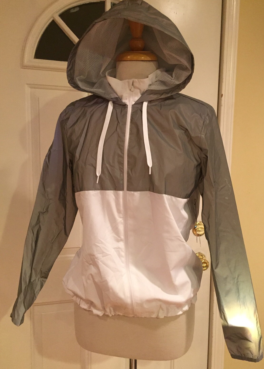 Giacca da corsa Fila Sport Flare Reflect cappuccio grigio bianco S $55 nuova con etichetta