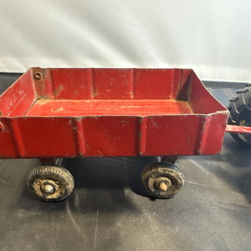 老式ERTL国际收割机农场拖拉机和干草车压铸74-7650 — 第 3/4 张图片