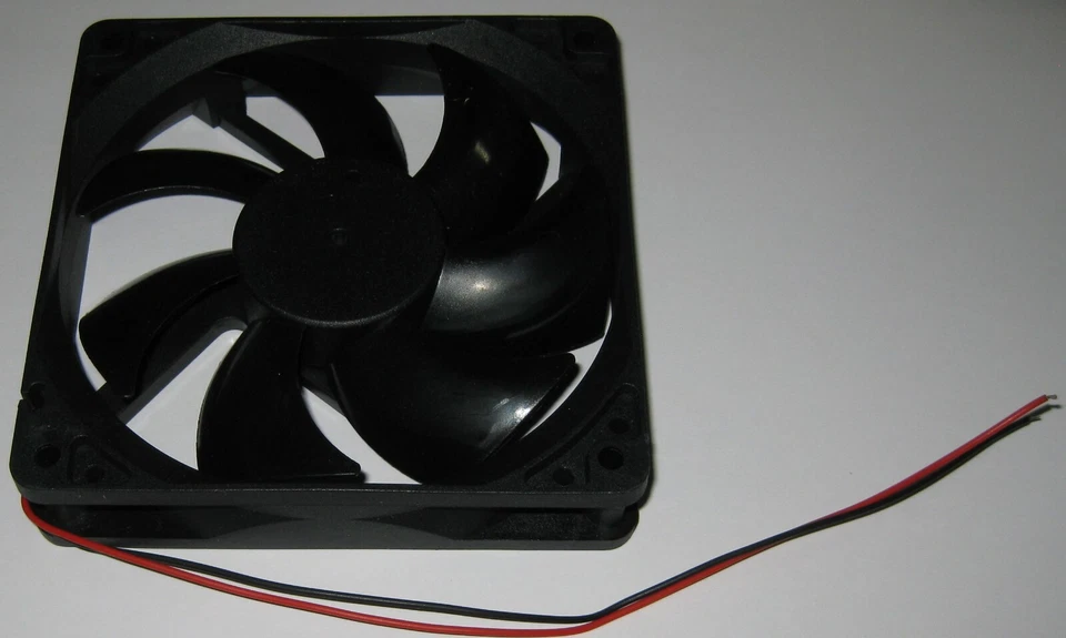 Sunon 120x120x25mm Axial Cooling Box Fan 24V DC 80CFM 1225DC Sleeve bearing - Image 4 of 4
