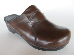 womens leather clogs and mules