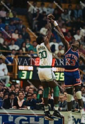 EY49 Patrick Ewing Knicks - Robert Parish Celtics 8x10 11x14 16x20 Photo