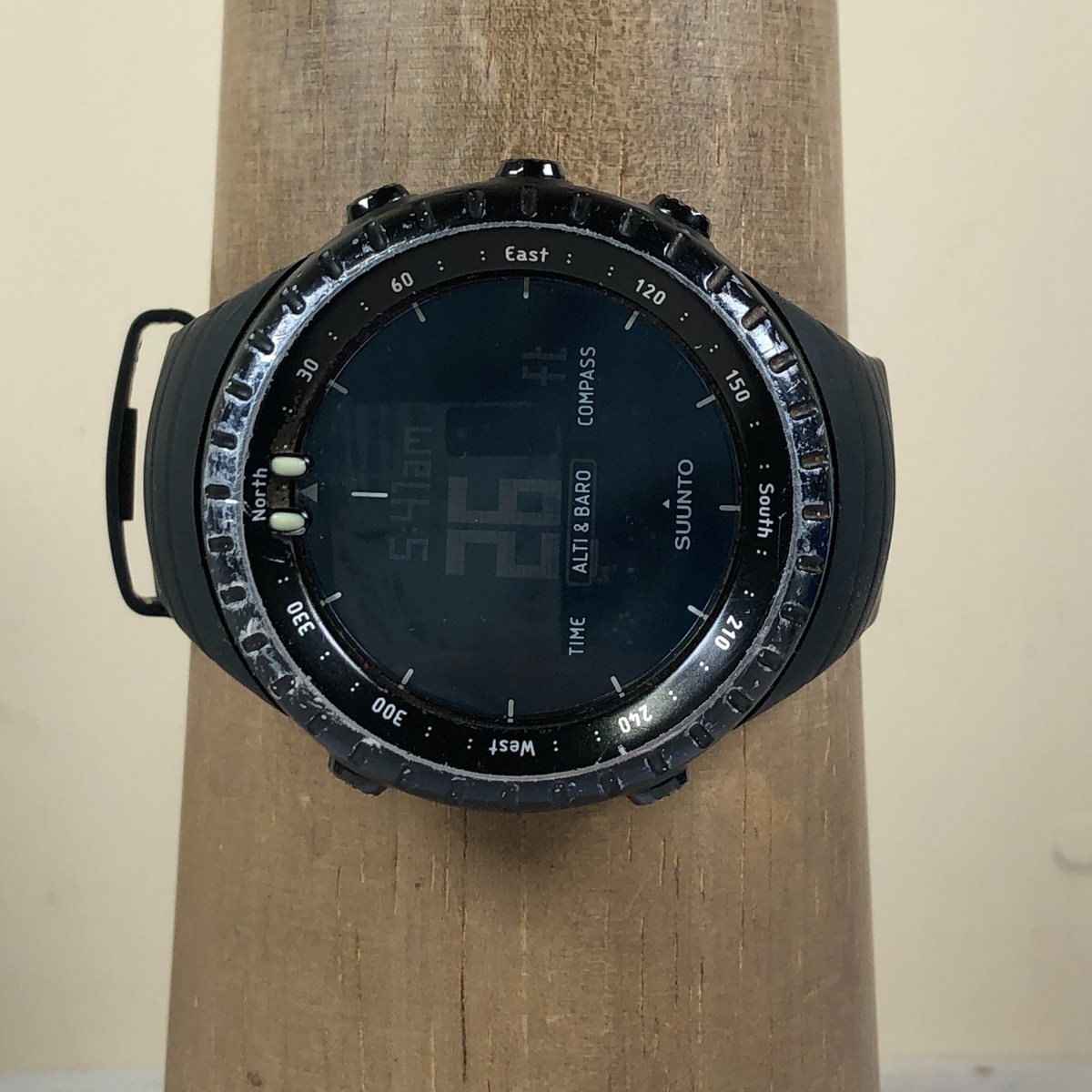 Suunto Core Men Multifunction Rubber Quartz Digital Watch 7 3/4