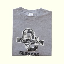 NCAA OU OKLAHOMA SOONERS FOOTBALL VTG 90s Y2K CAMO LOGO DELTA T SHIRT MEN SZ XL