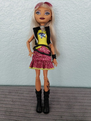 Ever After High Doll Melody Piper 