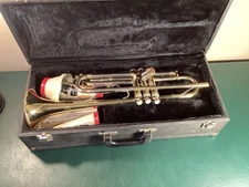 Blessing  Scholastic Student Trumpet Parts Or Repair Plus 2 Mutes