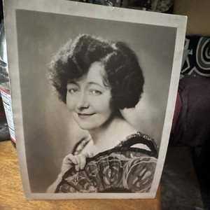 Photograph & Press Bureau Cecilia Loftus 8x10 B&W Press Photo Portrait 1925