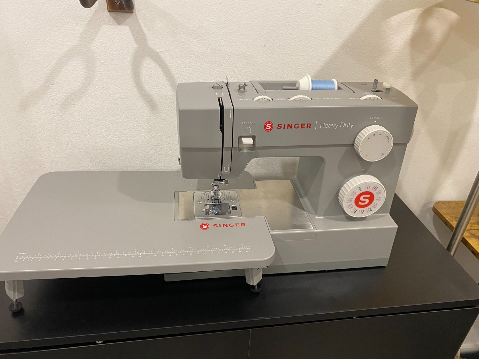 SINGER HD6380M Heavy Duty Sewing Machine comes with Extension Table