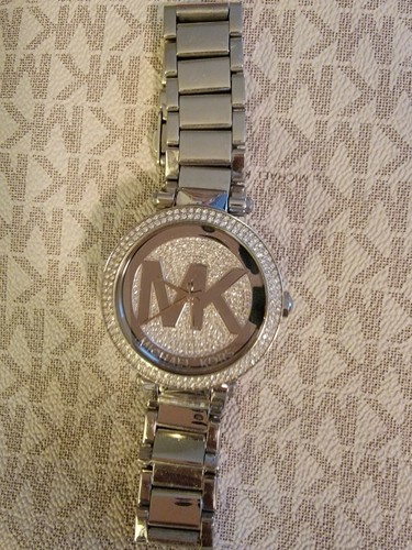 Preowned AUTHENTIC MICHAEL KORS PARKER 