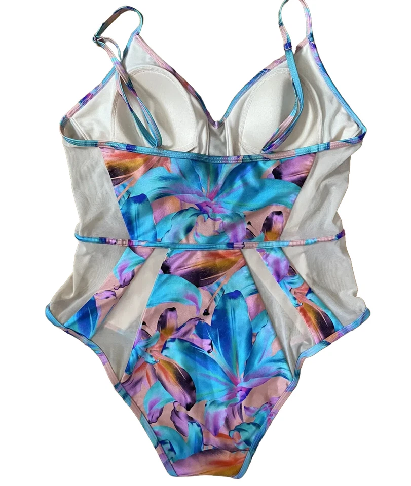 L. A. Traje de baño floral de una pieza Hearts para mujer multicolor talla grande Foto 2 de 4