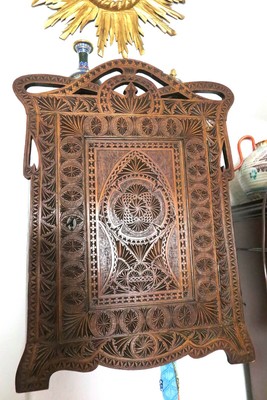 Kleiner Hangender Wandschrank Mit Aufwendiger Schnitzerei Ebay