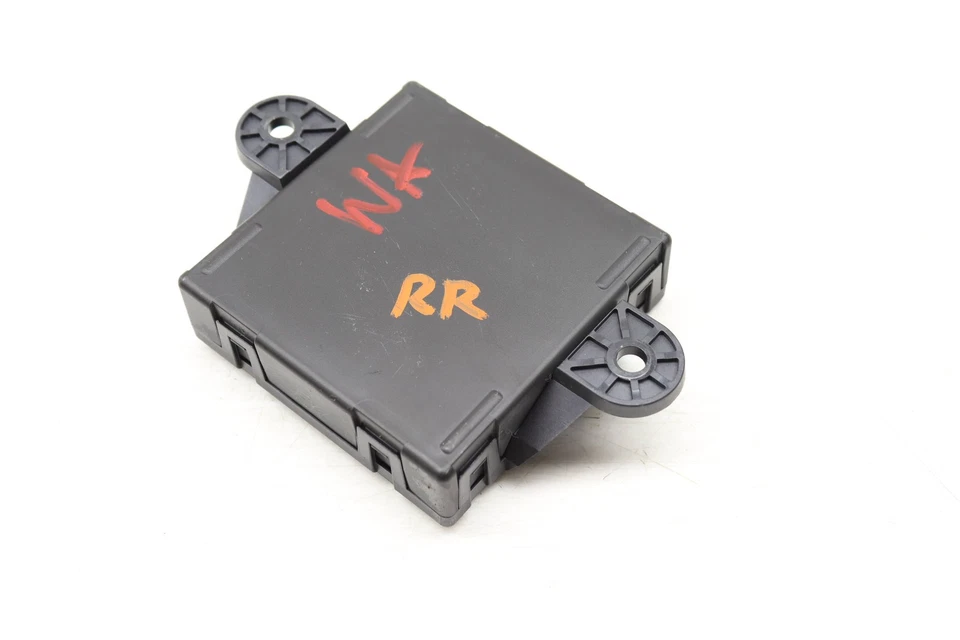 2010-2016 MERCEDES-BENZ E500 - REAR Right DOOR / Window Control Module - Image 2 of 4