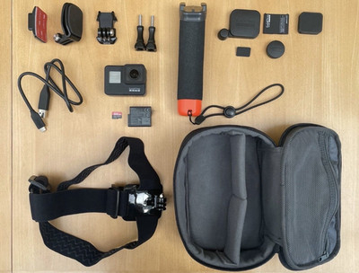 GoPro HERO7 Black mit Gehäuse, Zubehörpaket, Tasche, SD-Karte