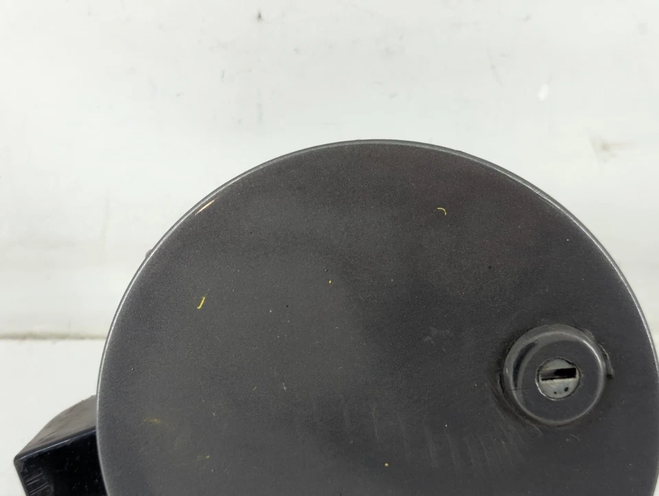 Pontiac Firebird 1986 tanque de combustible tapa de gasolina relleno bloqueo puerta TKMYT Foto 2 de 4