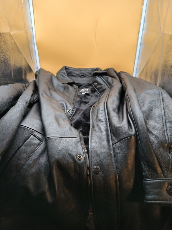 Max USA Large Black Leather Jacket With Faux  Fur Removable Lining