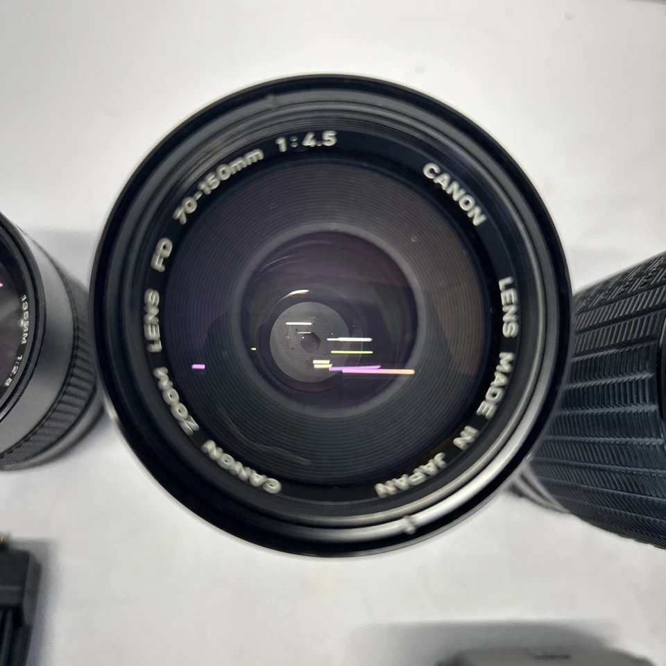 Lote surtido de lentes y accesorios para cámara de 35 mm sin probar. Foto 3 de 4