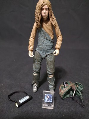 NECA Aliens Newt 2016 SDCC Exclusive missing Doll Head - LOOSE