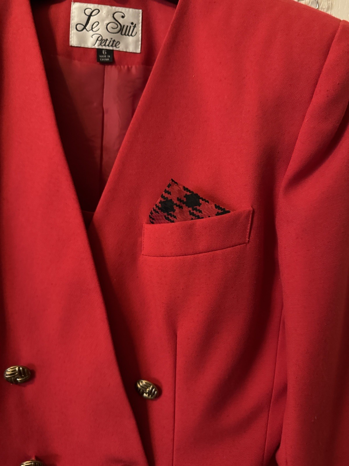 LeSuit Petite Women’s red double breasted 2 Piece Skirt Suit Size 6P NICE