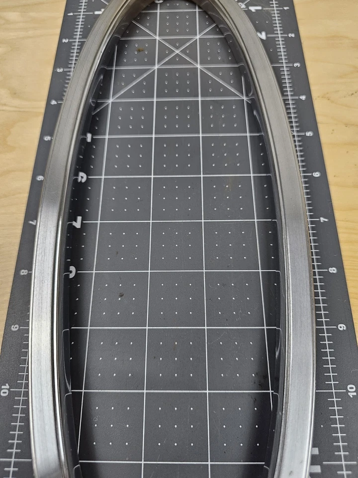 Lincoln Mark VI 1980-1983 borde de ventana de ópera E0LB-66291A32-AA original usado Foto 2 de 4