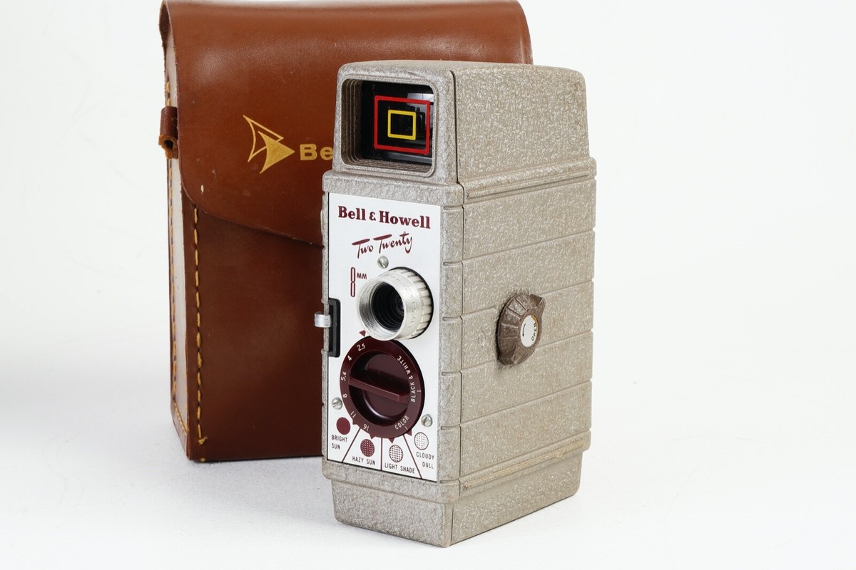 Video camera Bell & Howell Two Twenty S 8 mm, with a - Catawiki