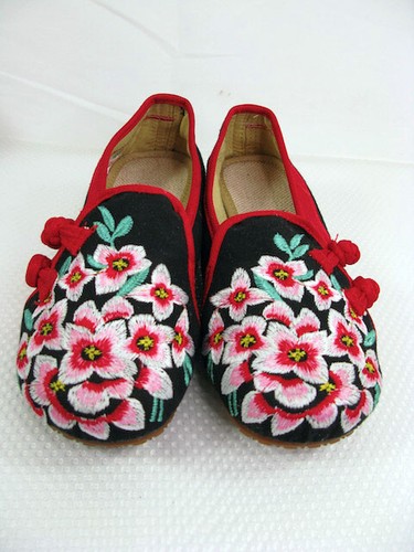 Japanese Style Cherry Blossoms Slip-on - Picture 2 of 11