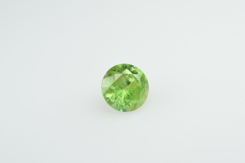 0.49 CT Faceted demantoid garnet, Russian Tagil Bobrovka demantoid - Picture 2 of 3