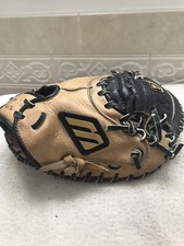 Mizuno GXC-111 30  Boy  s Broken In But Tough Baseball Catchers Mitt Right Throw