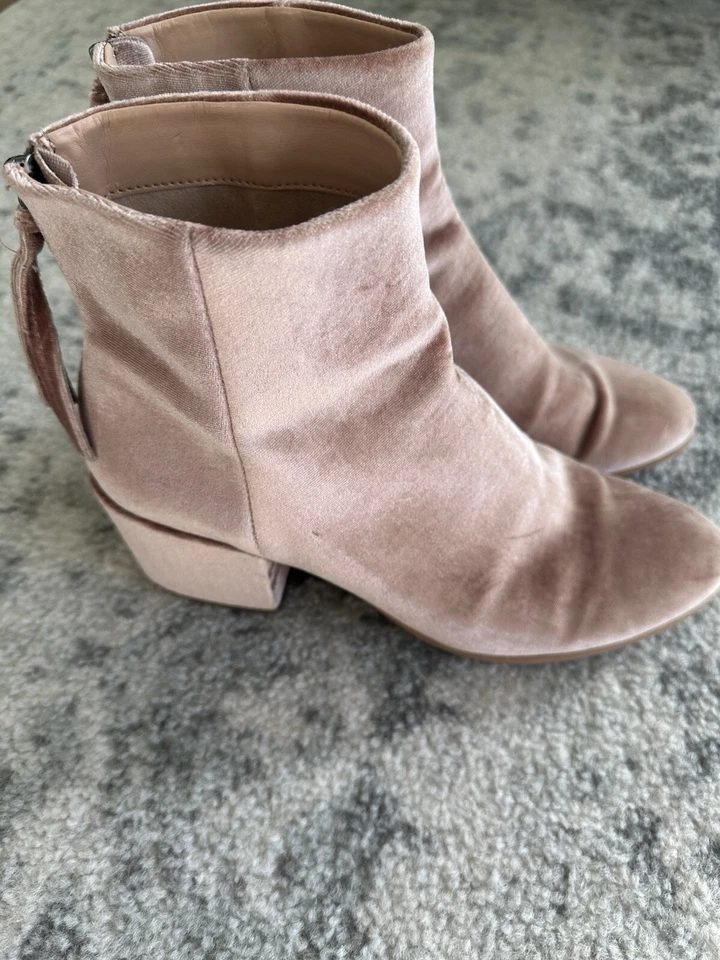 Dolce Vita Women's Mirra Light Pink Crushed Velvet Boots Booties Size 8.5/9 - Image 2 of 4