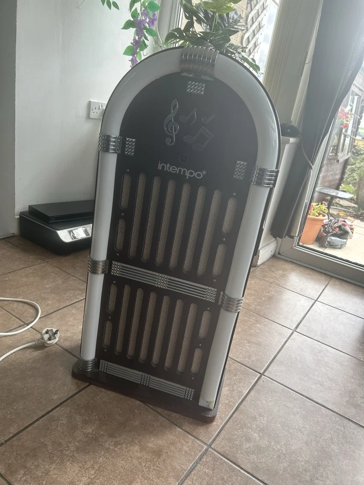 In tempo Bluetooth Jukebox, Wooden Effect - Image 2 of 2