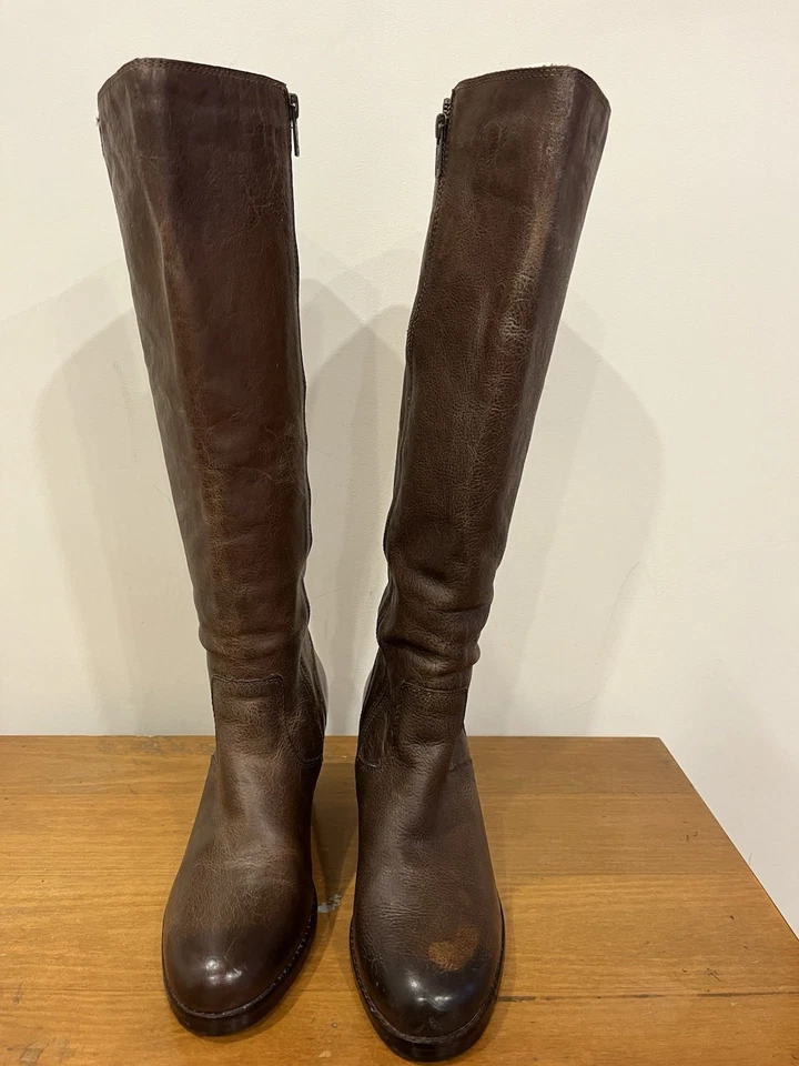 Frye - Botas hasta la rodilla de cuero Emma con cremallera y tacón de cuña talla 8 Foto 2 de 4